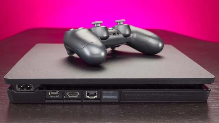 PlayStation 4 SLIM